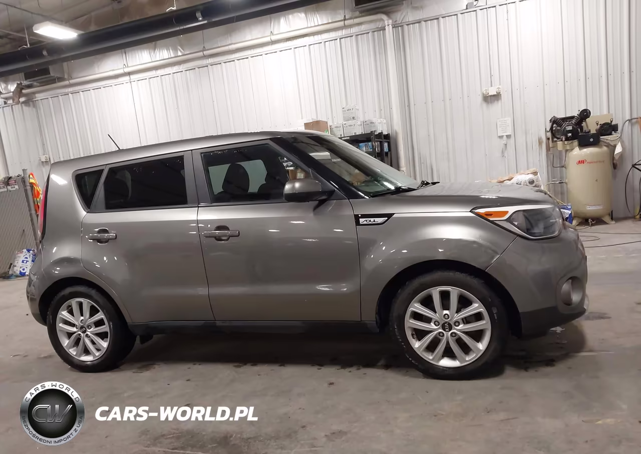2017 Kia Soul + VIN:KNDJP3A52H7412421 - 14