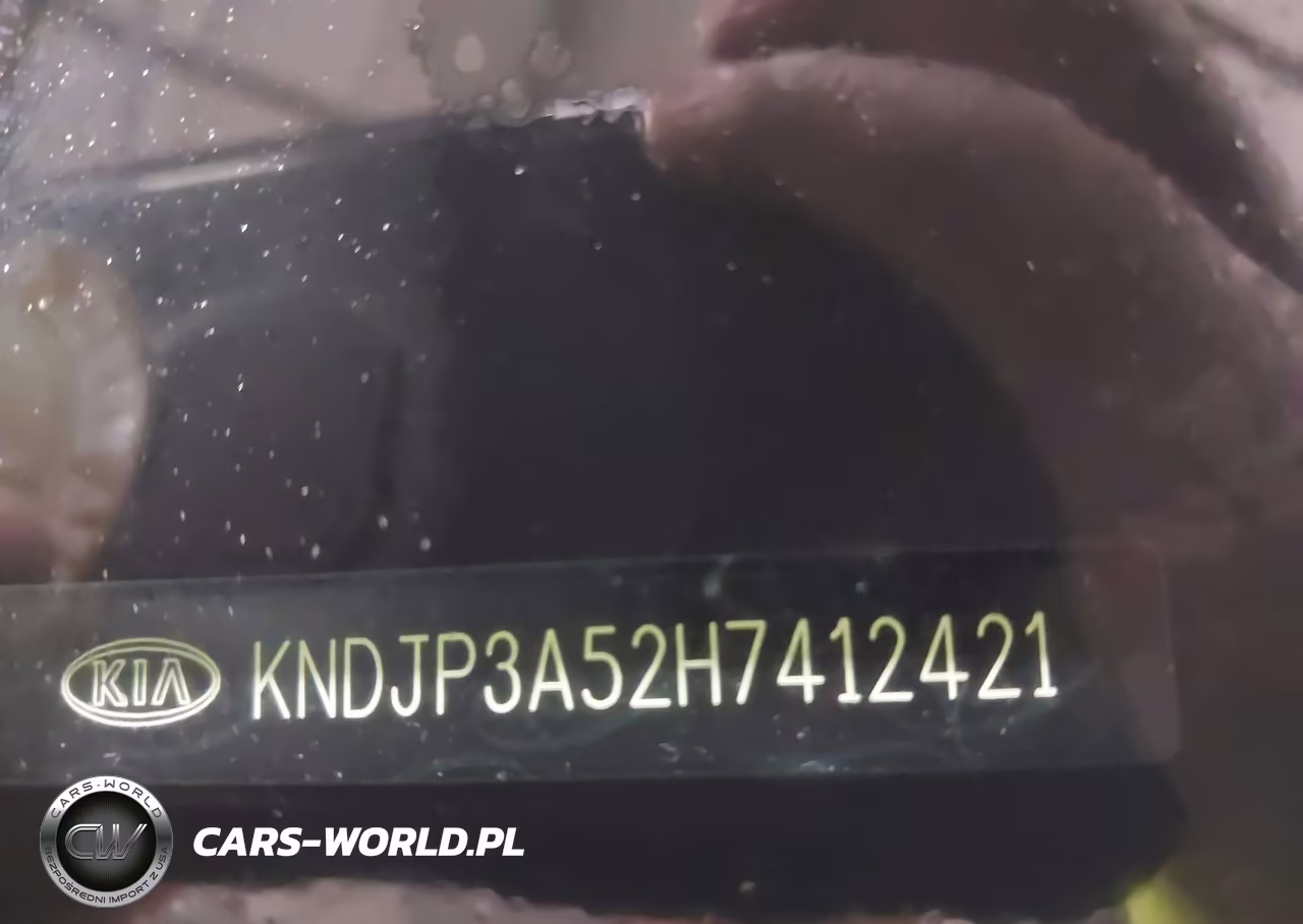 2017 Kia Soul + VIN:KNDJP3A52H7412421 - 9