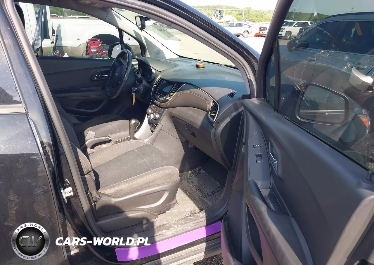 2019 Chevrolet Trax Ls VIN:3GNCJKSB8KL296435 - 5