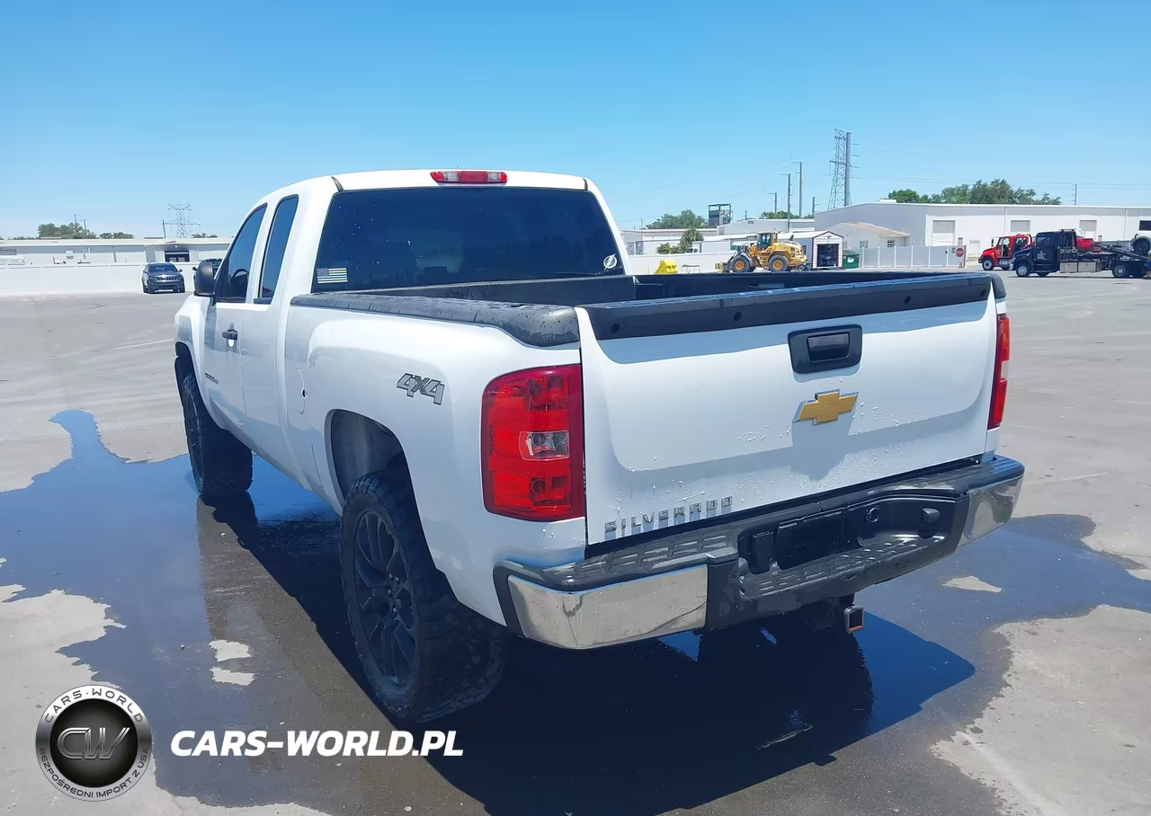 2013 Chevrolet Silverado 1500 Work Truck VIN:1GCRKPEA4DZ280504 - 3