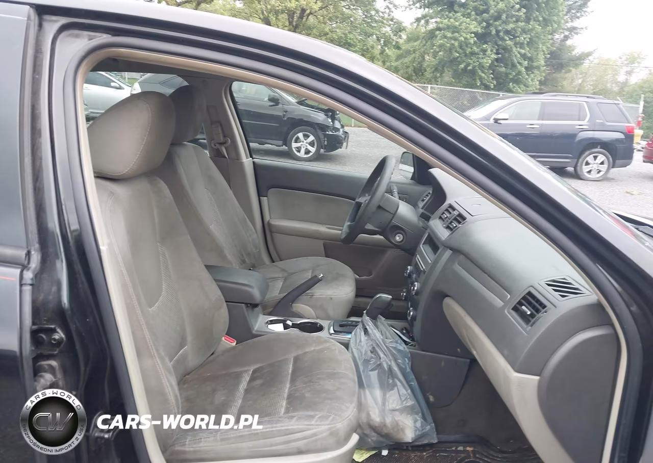 2010 Ford Fusion S VIN:3FAHP0GA7AR364971 - 5