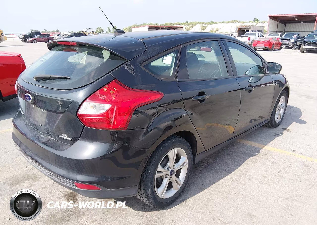 2013 Ford Focus Se VIN:1FADP3K23DL237895 - 4