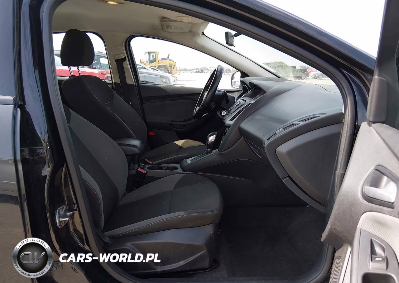 2013 Ford Focus Se VIN:1FADP3K23DL237895 - 5