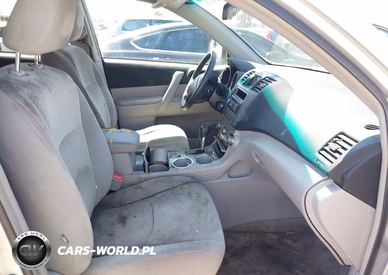2010 Toyota Highlander Base V6 VIN:5TDZK3EH4AS001684 - 5