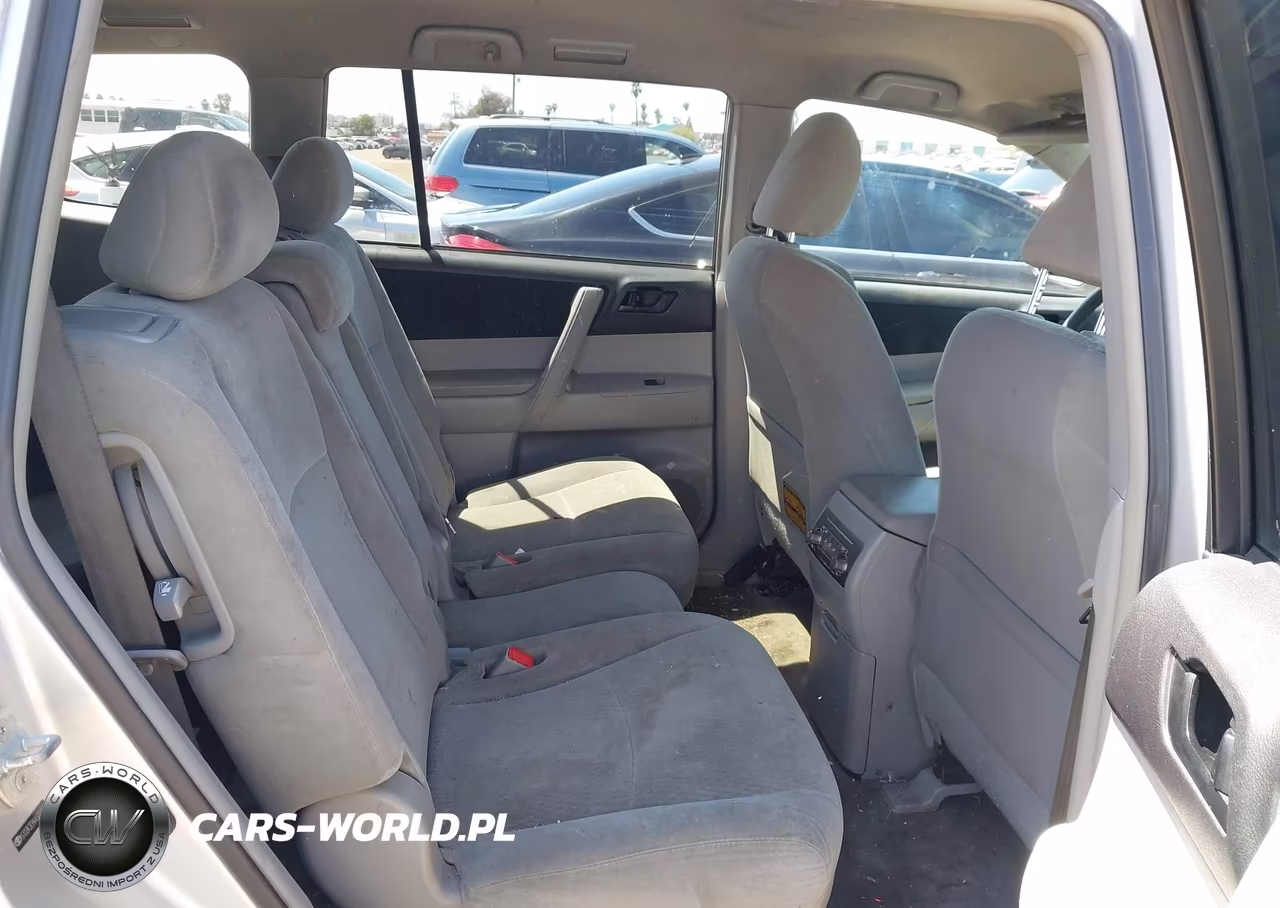 2010 Toyota Highlander Base V6 VIN:5TDZK3EH4AS001684 - 8