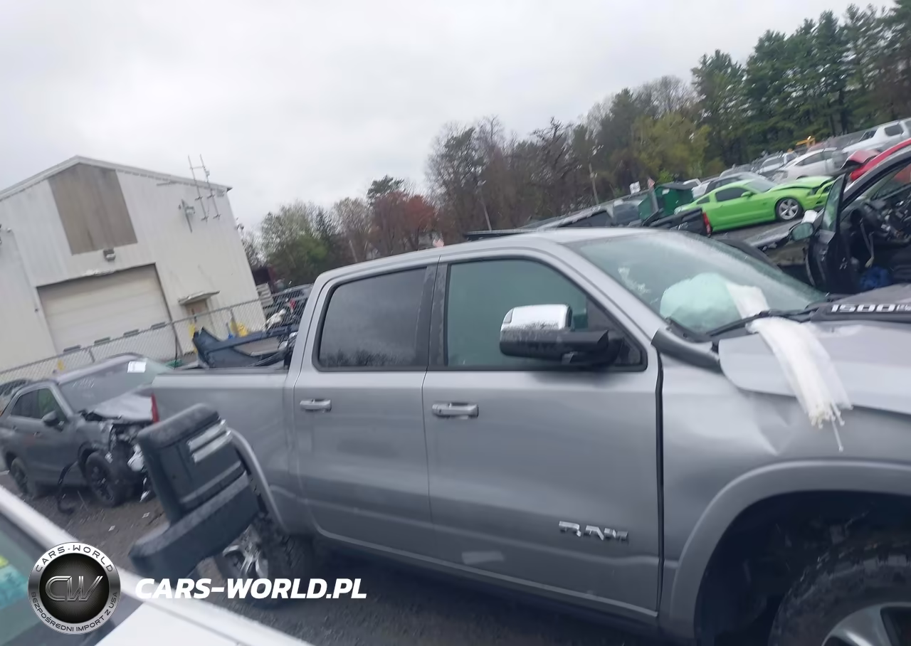 2019 Ram 1500 Laramie 4X4 5'7 Box VIN:1C6SRFJT9KN764808 - 12