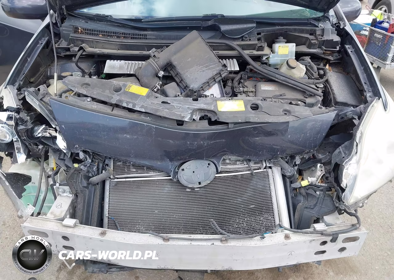 2013 Toyota Prius Two VIN:JTDKN3DU8D5665035 - 10