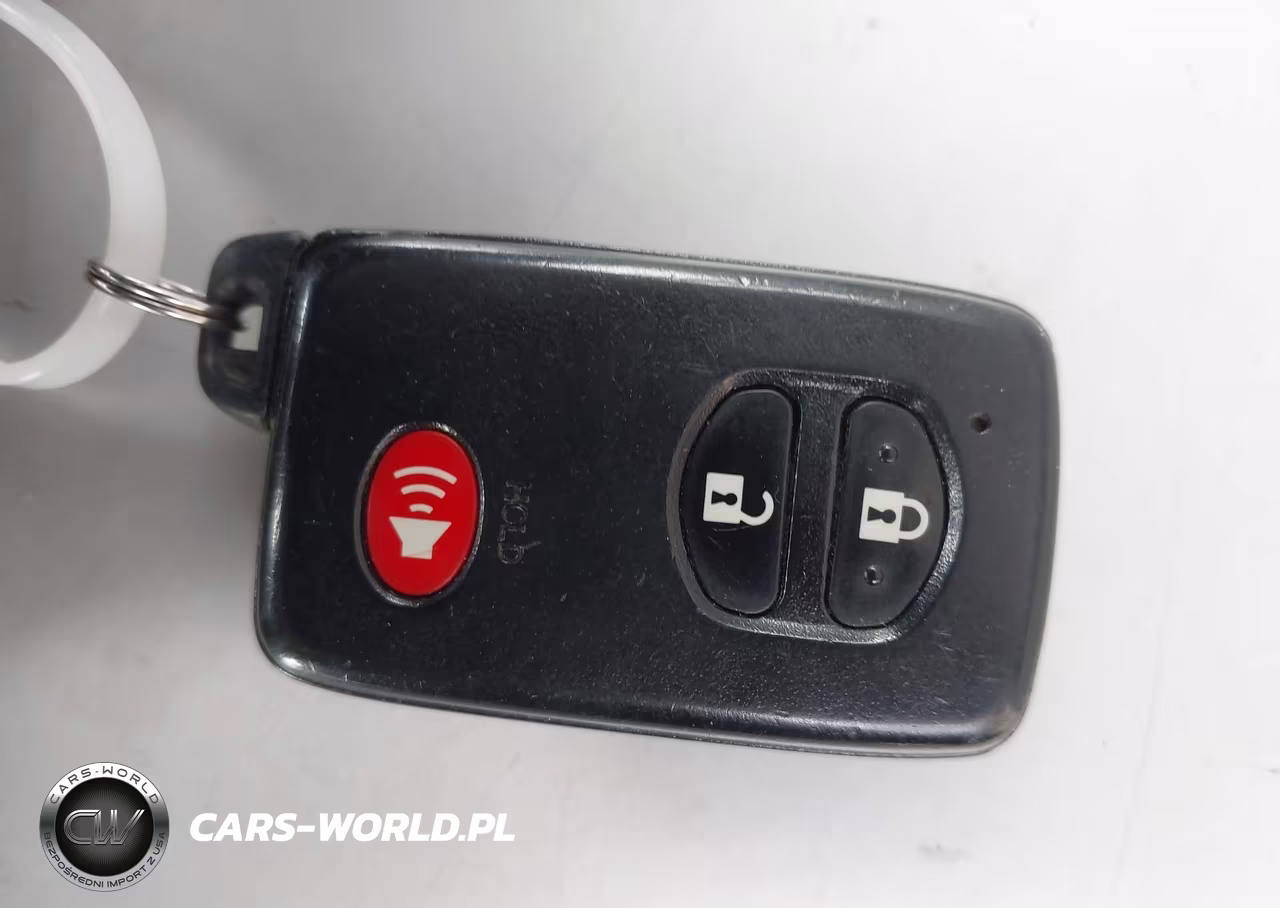 2013 Toyota Prius Two VIN:JTDKN3DU8D5665035 - 11