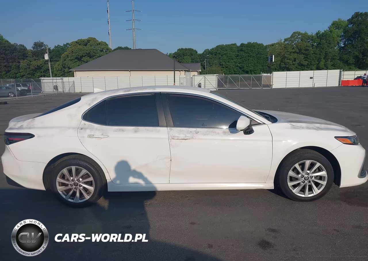 2021 Toyota Camry Le VIN:4T1C11AK5MU588889 - 13