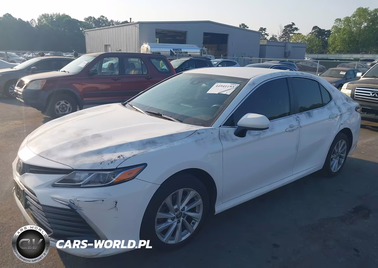2021 Toyota Camry Le VIN:4T1C11AK5MU588889 - 2