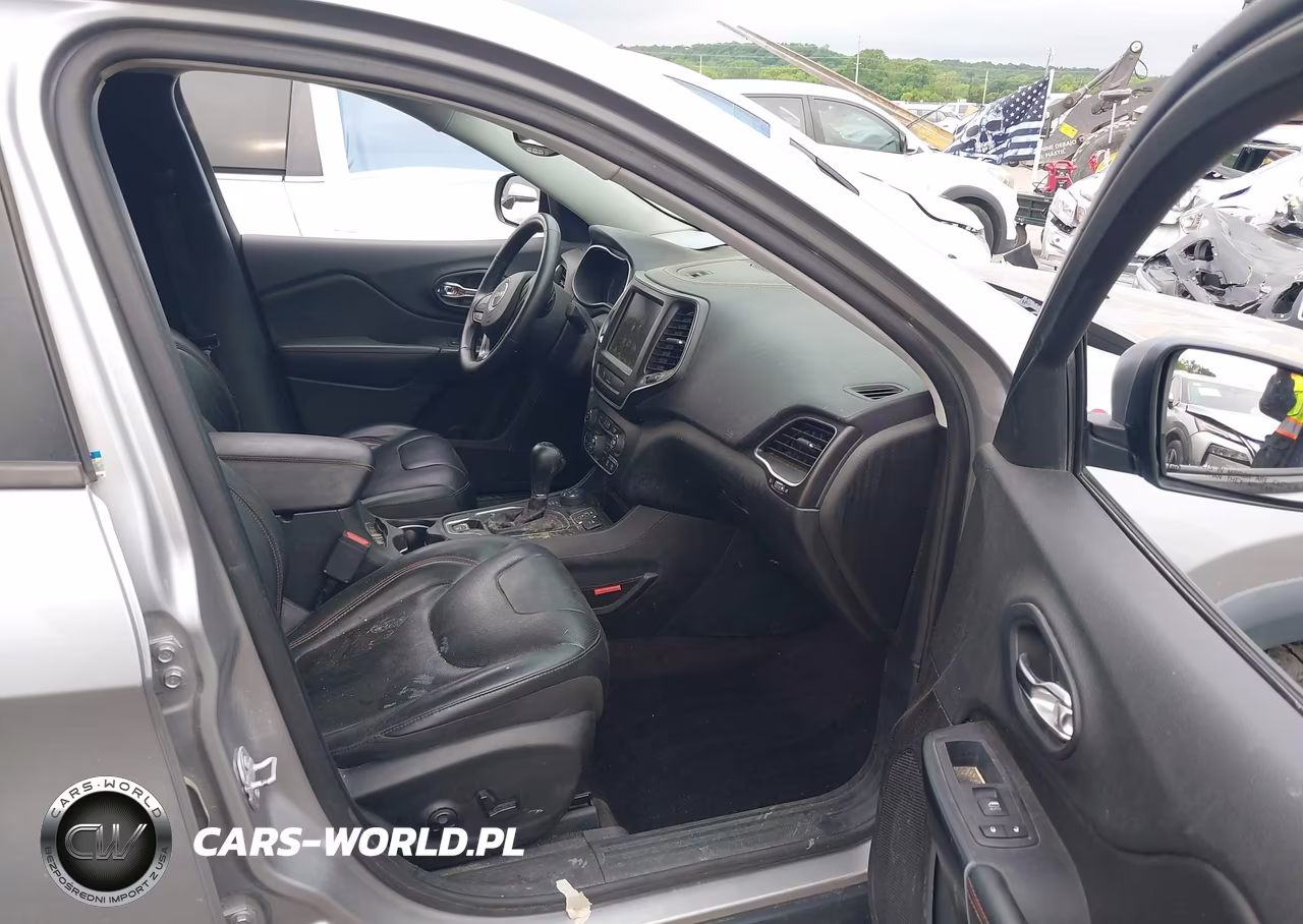 2019 Jeep Cherokee Trailhawk Elite 4X4 VIN:1C4PJMBX1KD137697 - 5