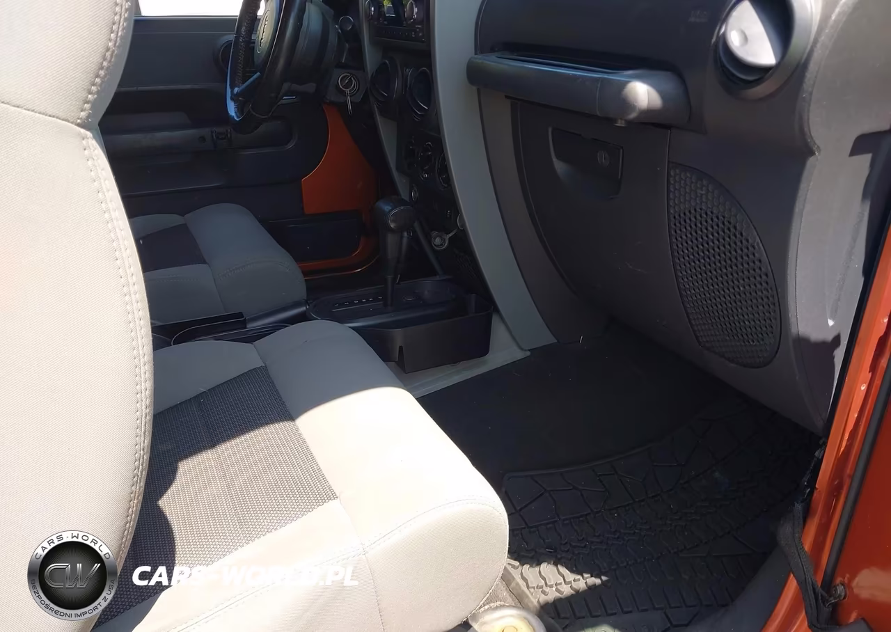 2010 Jeep Wrangler Sport VIN:1J4AA2D1XAL197236 - 5