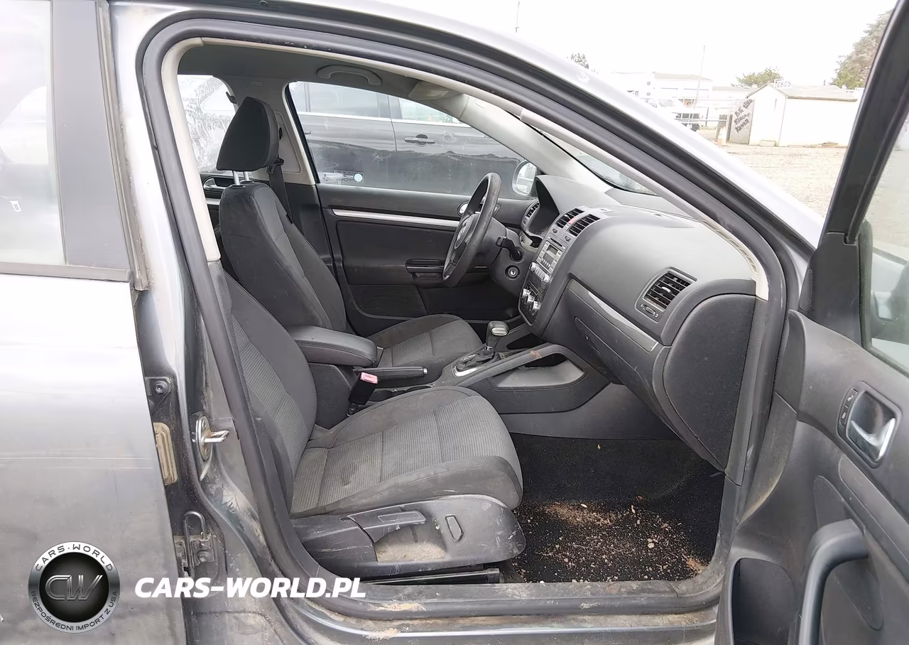 2010 Volkswagen Jetta S VIN:3VWJZ7AJ4AM076195 - 5