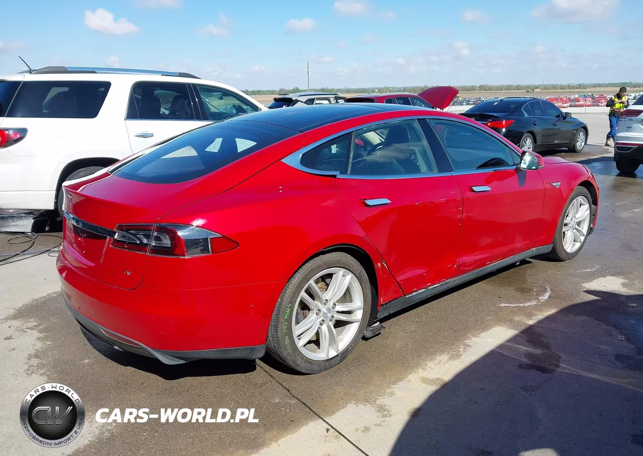 2016 Tesla Model S 60-70-75-85 VIN:5YJSA1E19GF120095 - 4