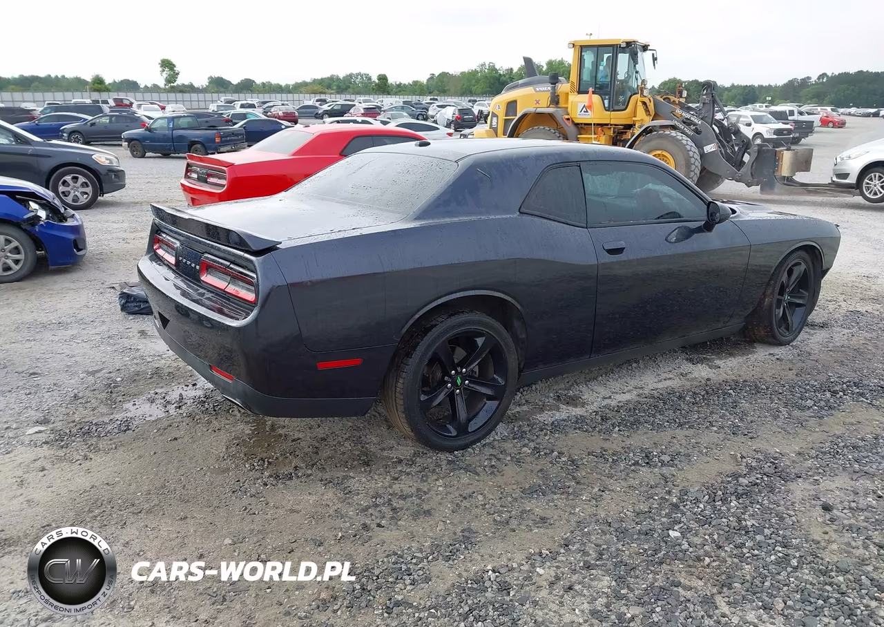 2017 Dodge Challenger Sxt VIN:2C3CDZAG5HH578012 - 4