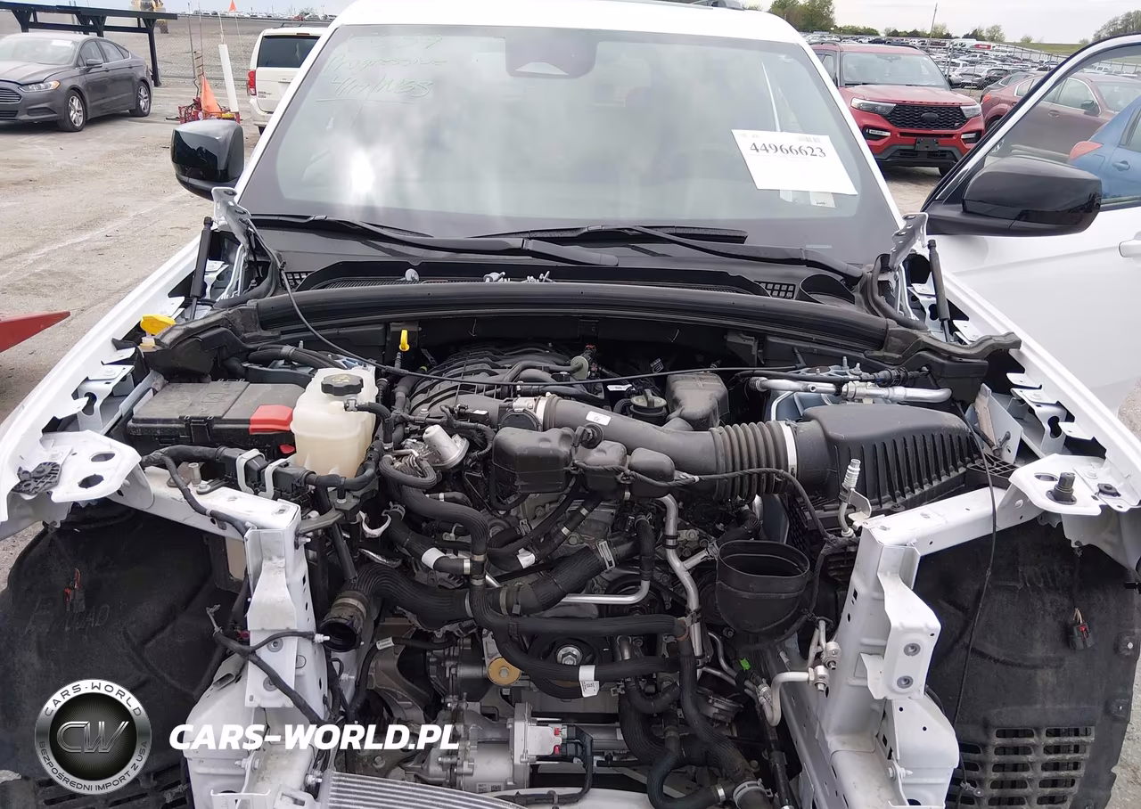 2025 Jeep Grand Cherokee Laredo X 4X4 VIN:1C4RJHAG5S8752683 - 10