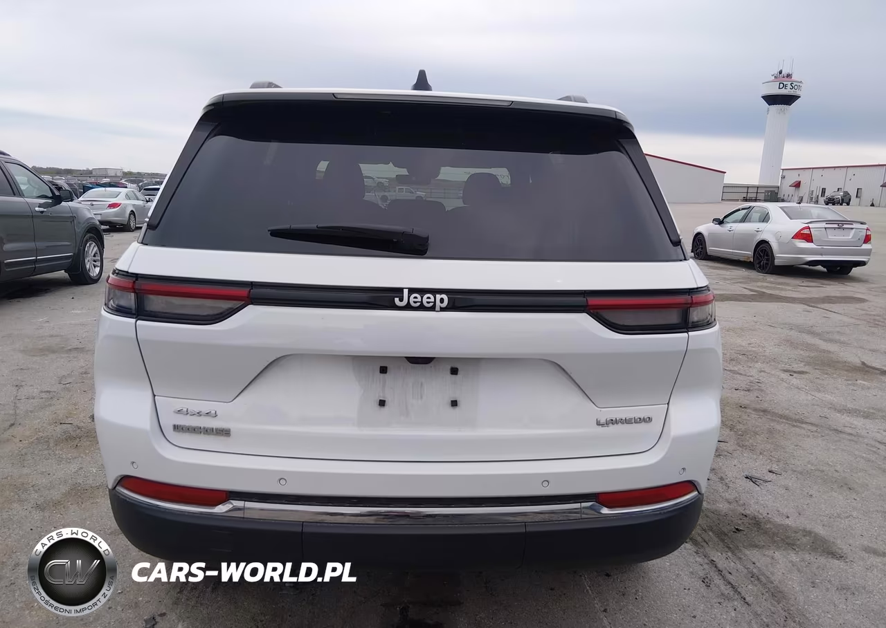 2025 Jeep Grand Cherokee Laredo X 4X4 VIN:1C4RJHAG5S8752683 - 17