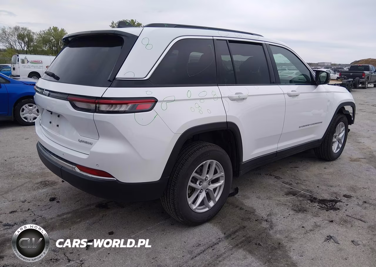 2025 Jeep Grand Cherokee Laredo X 4X4 VIN:1C4RJHAG5S8752683 - 4