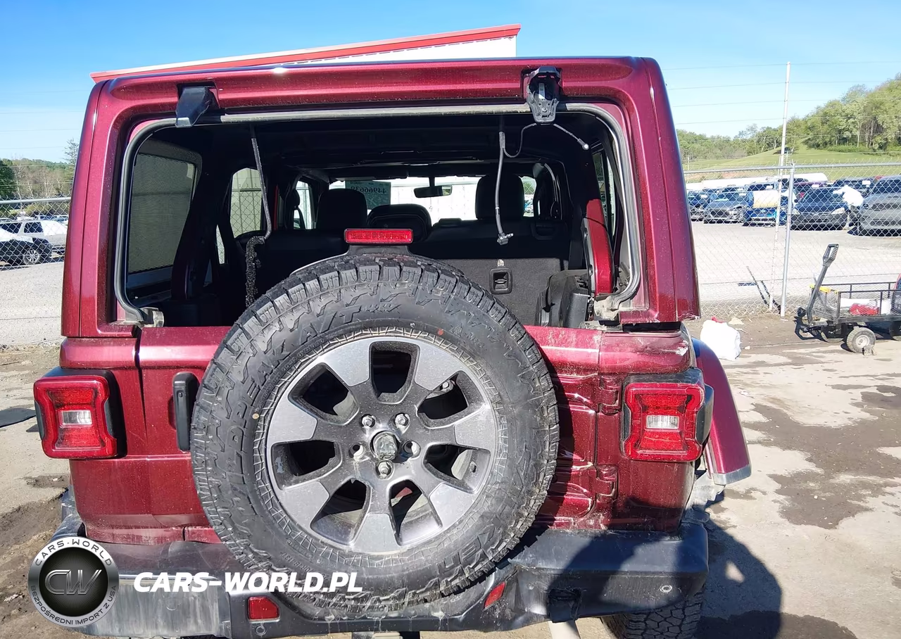 2021 Jeep Wrangler Unlimited Sahara 4X4 VIN:1C4HJXEG5MW636849 - 6