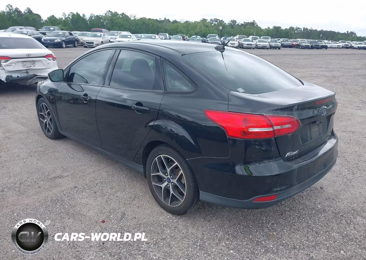 2017 Ford Focus Sel VIN:1FADP3H29HL288993 - 3
