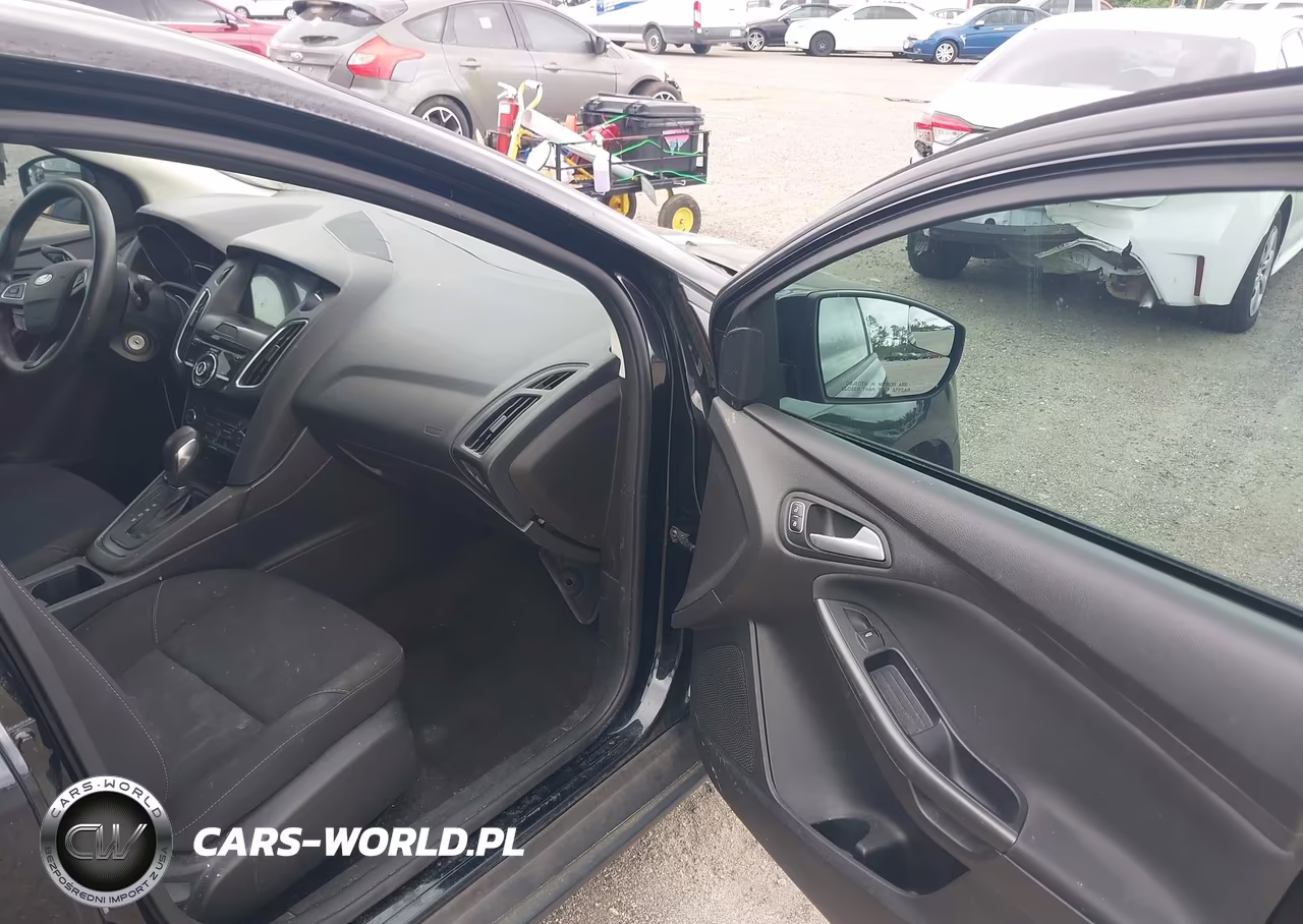 2017 Ford Focus Sel VIN:1FADP3H29HL288993 - 5