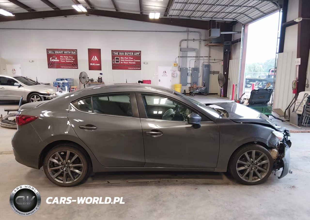 2018 Mazda Mazda3 Touring VIN:3MZBN1V3XJM192297 - 13