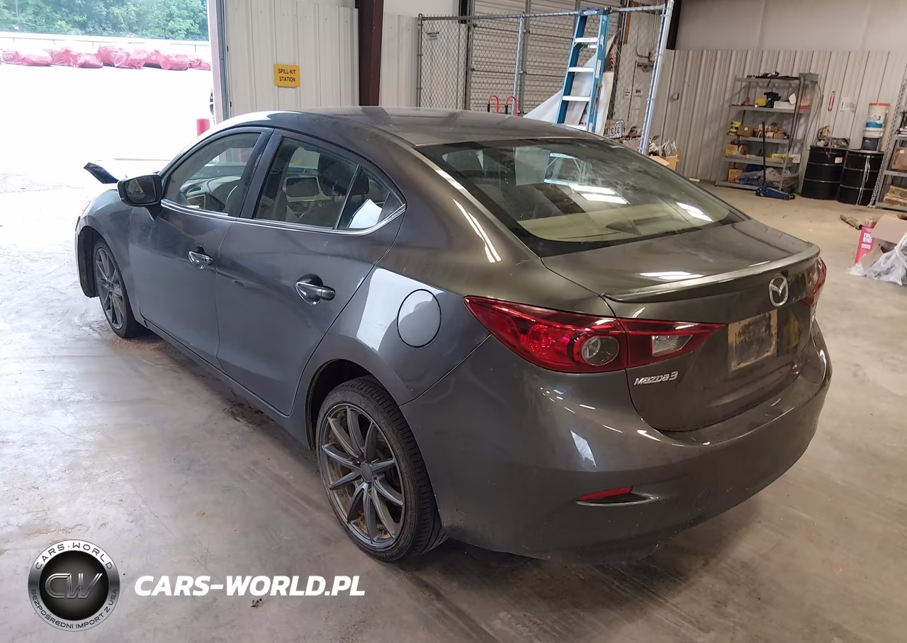 2018 Mazda Mazda3 Touring VIN:3MZBN1V3XJM192297 - 3