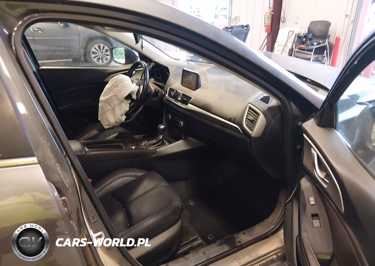 2018 Mazda Mazda3 Touring VIN:3MZBN1V3XJM192297 - 5