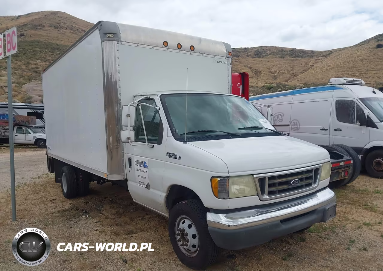 2003 Ford E-450 Cutaway Standard