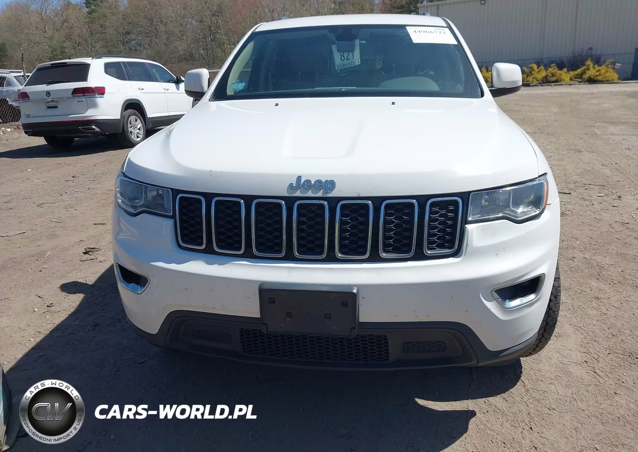 2017 Jeep Grand Cherokee Laredo 4X4 VIN:1C4RJFAG2HC651627 - 12
