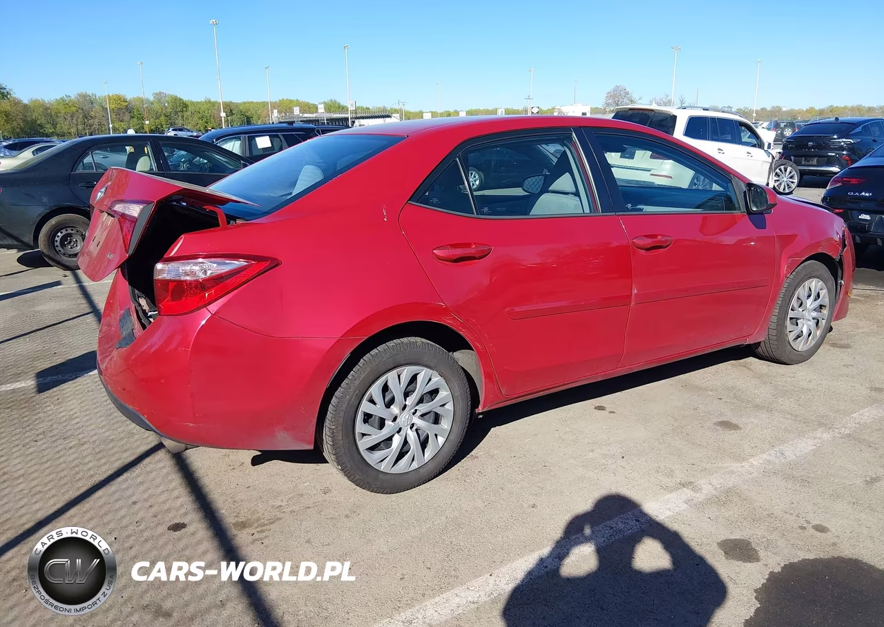 2017 Toyota Corolla Le VIN:2T1BURHE8HC852406 - 4