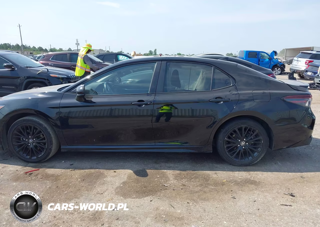 2021 Toyota Camry Se Nightshade Edition VIN:4T1G11AK2MU429233 - 14