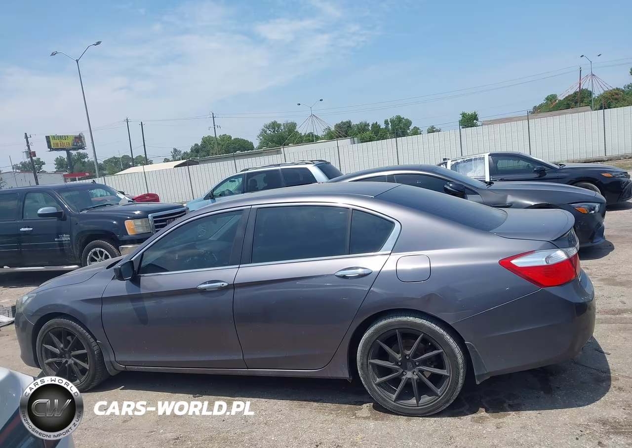 2015 Honda Accord Sport VIN:1HGCR2F54FA181366 - 14