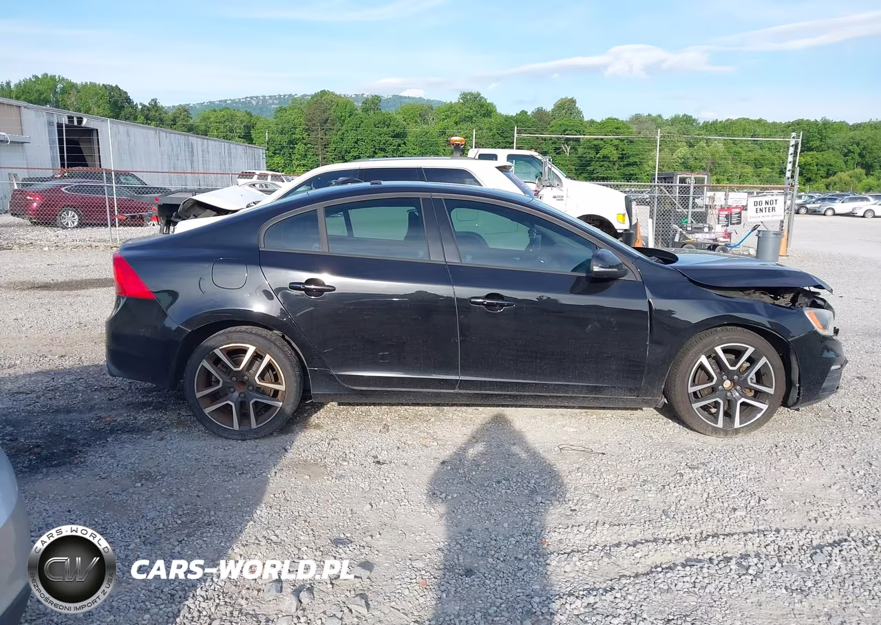 2017 Volvo S60 T5 Dynamic VIN:YV126MFL3H2425030 - 14