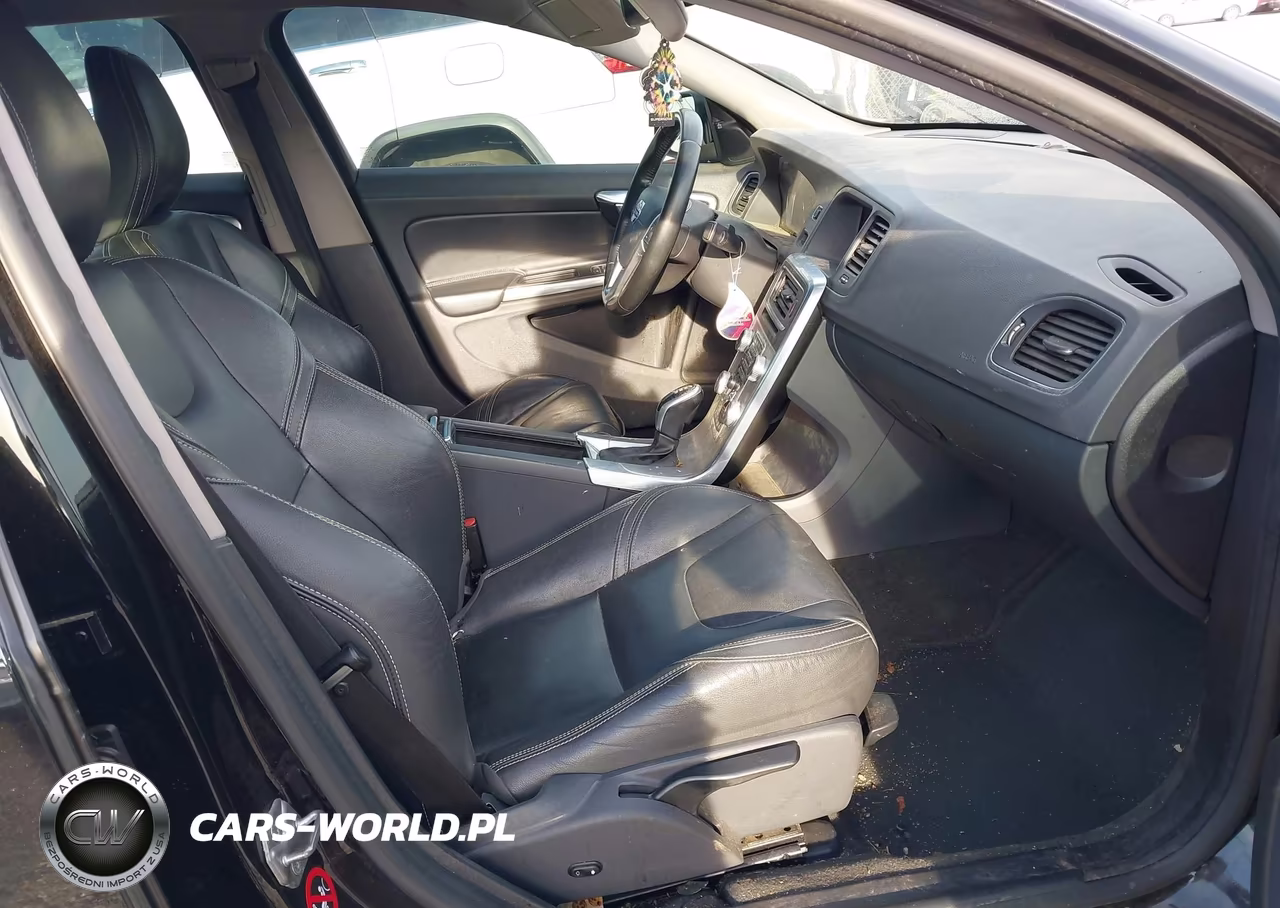 2017 Volvo S60 T5 Dynamic VIN:YV126MFL3H2425030 - 5
