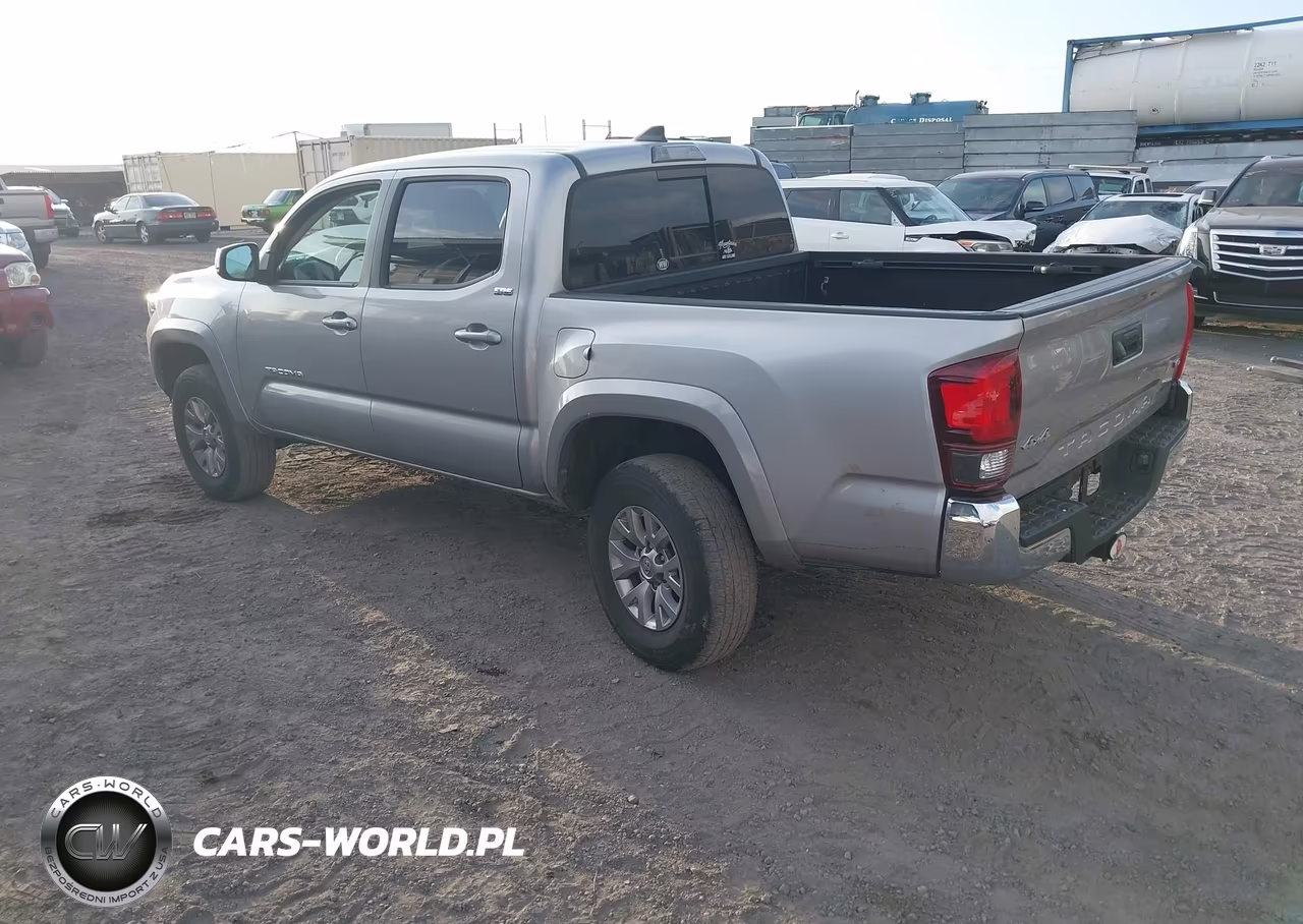 2018 Toyota Tacoma Sr V6 VIN:3TMCZ5AN1JM149705 - 3