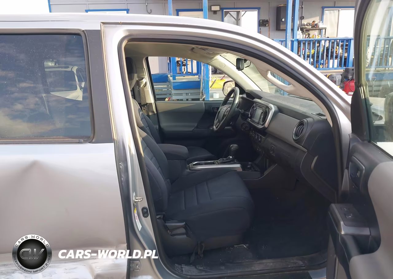 2018 Toyota Tacoma Sr V6 VIN:3TMCZ5AN1JM149705 - 5