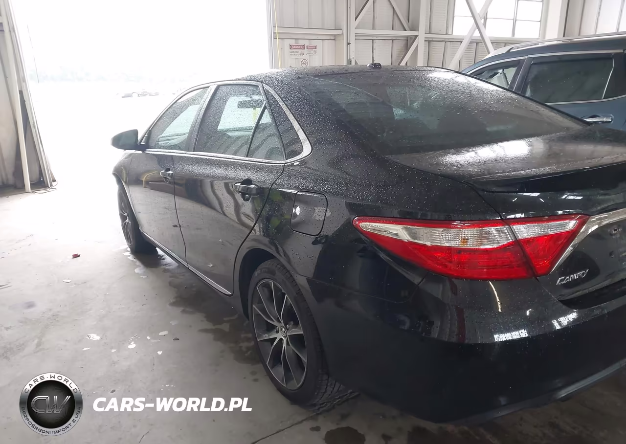 2017 Toyota Camry Xse VIN:4T1BF1FK5HU371161 - 3