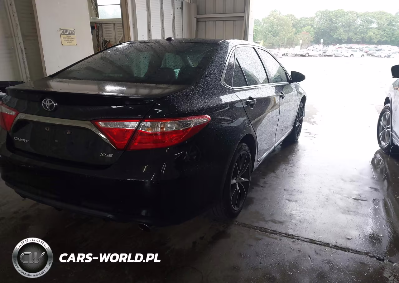 2017 Toyota Camry Xse VIN:4T1BF1FK5HU371161 - 4