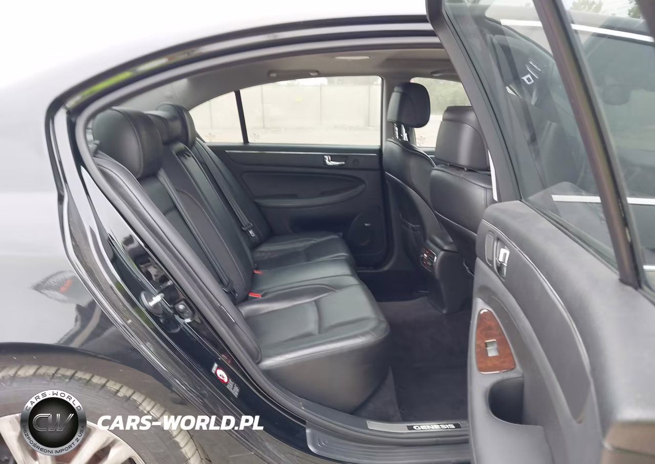 2010 Hyundai Genesis 4.6 VIN:KMHGC4DFXAU072275 - 8