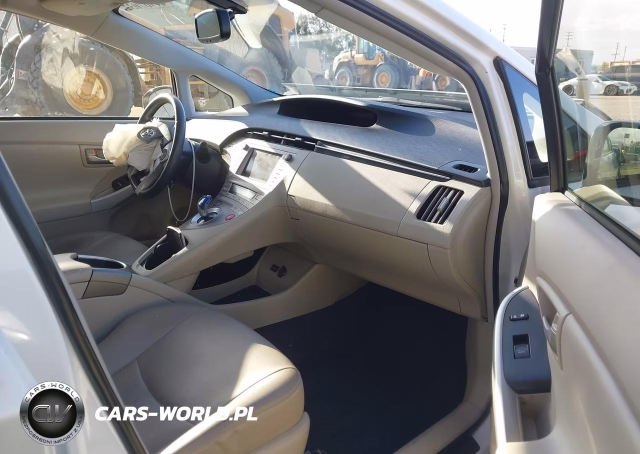 2012 Toyota Prius Four VIN:JTDKN3DU7C5449546 - 5