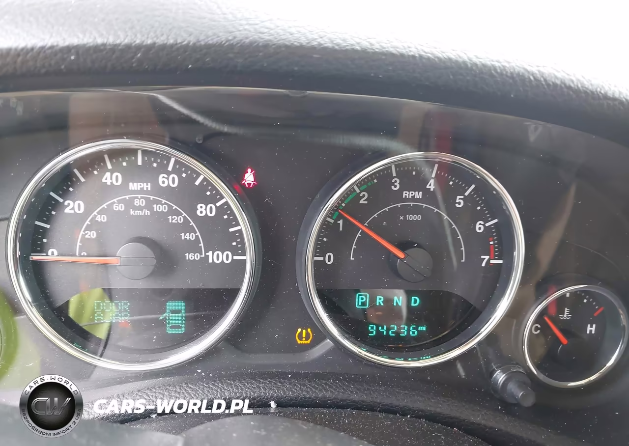 2015 Jeep Wrangler Unlimited Sahara VIN:1C4BJWEG0FL504067 - 7
