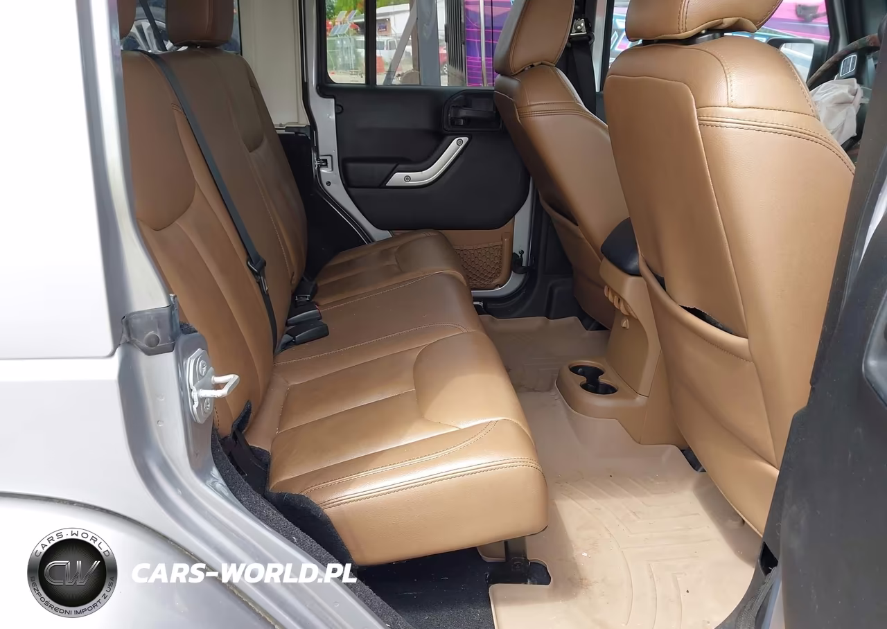 2015 Jeep Wrangler Unlimited Sahara VIN:1C4BJWEG0FL504067 - 8