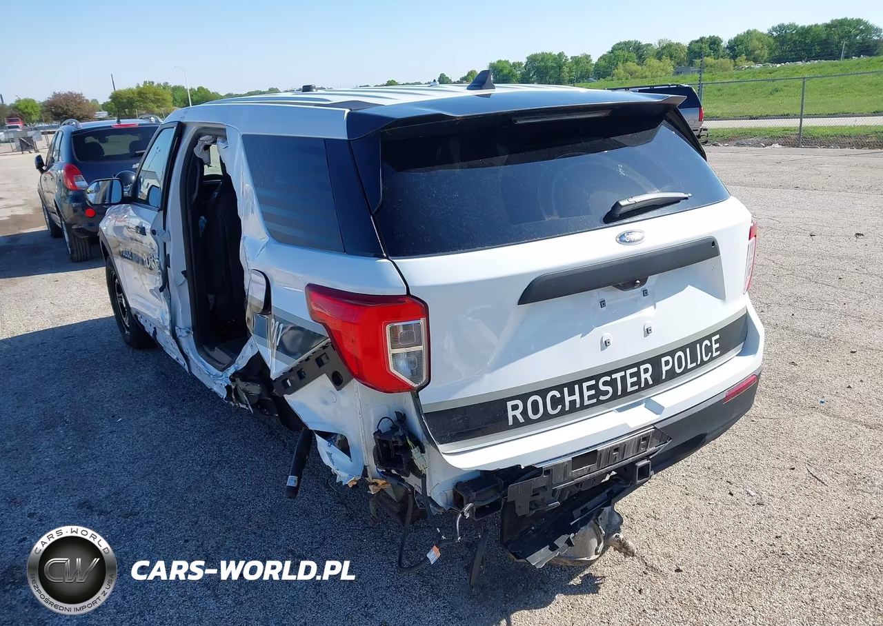 2023 Ford Police Interceptor Utility VIN:1FM5K8AB2PGA83524 - 3