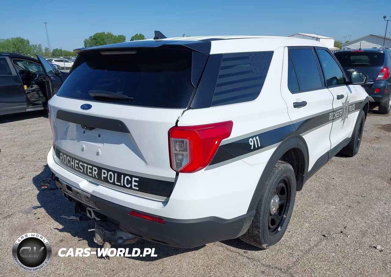 2023 Ford Police Interceptor Utility VIN:1FM5K8AB2PGA83524 - 4