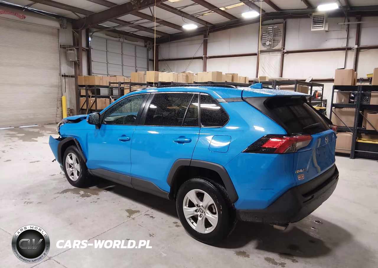 2021 Toyota Rav4 Xle VIN:2T3P1RFV8MW179862 - 3