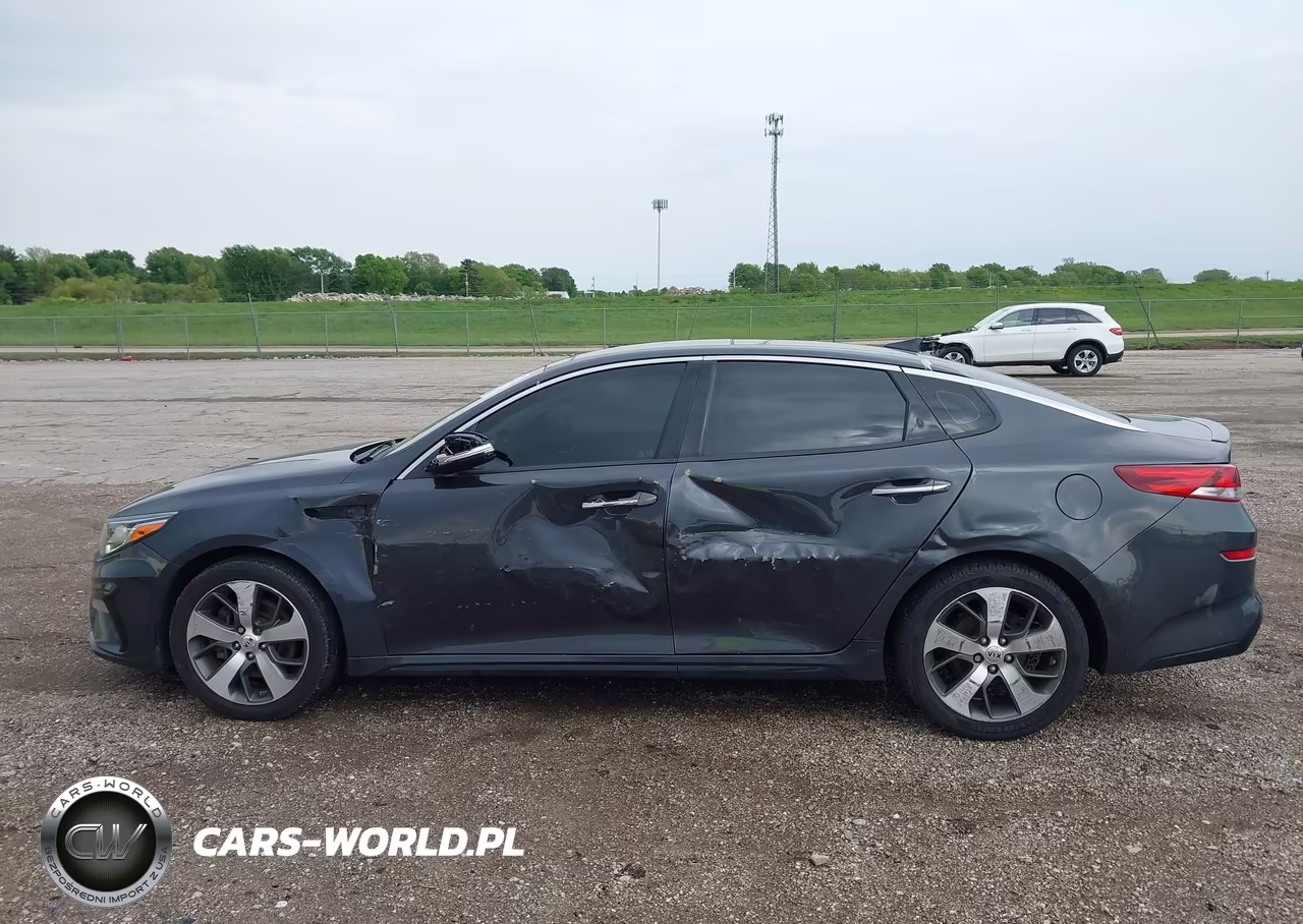 2019 Kia Optima S VIN:5XXGT4L33KG290755 - 14