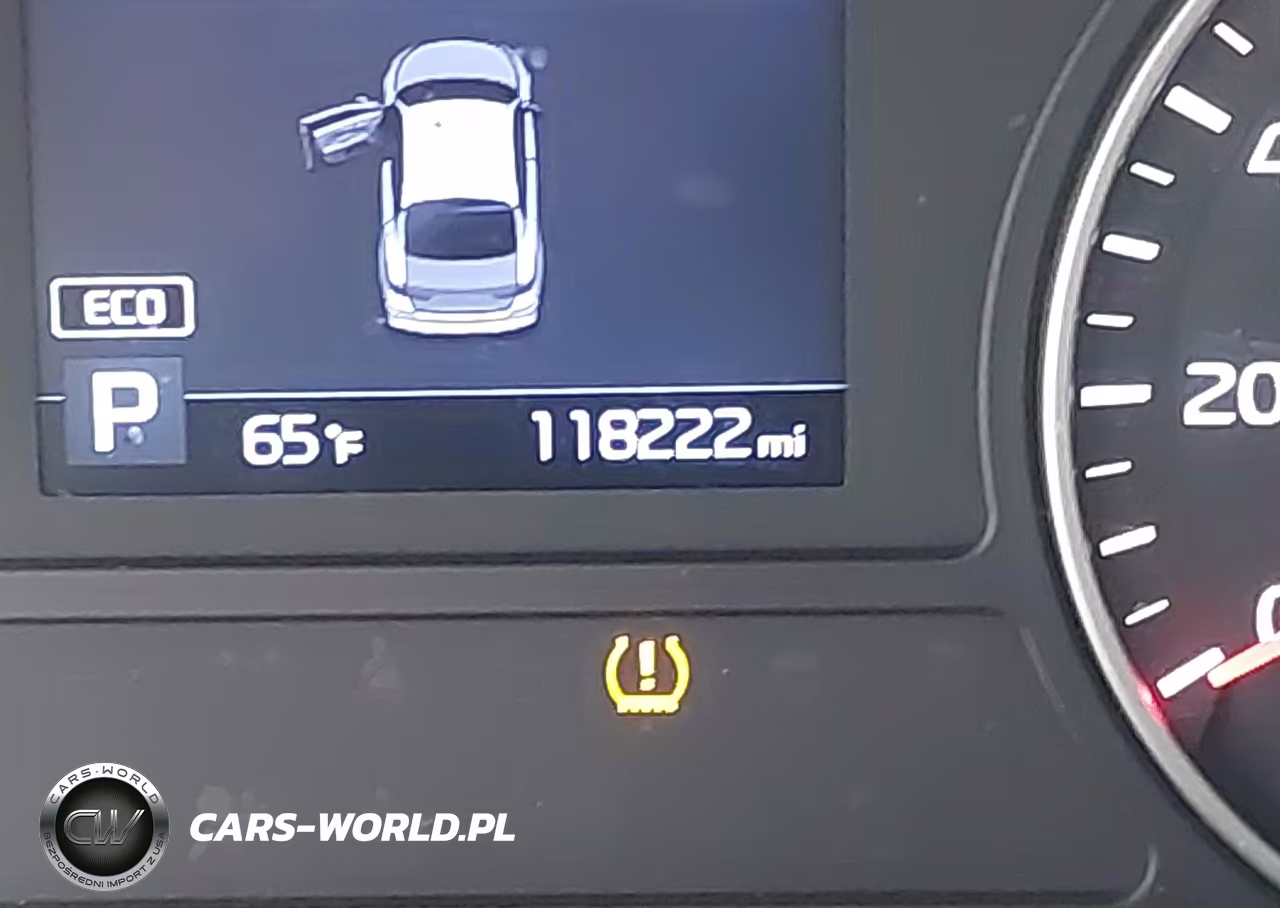 2019 Kia Optima S VIN:5XXGT4L33KG290755 - 15