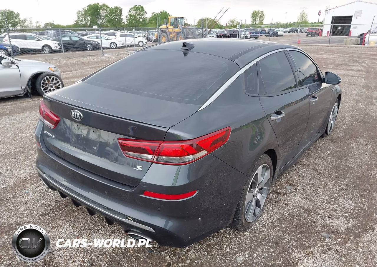 2019 Kia Optima S VIN:5XXGT4L33KG290755 - 4