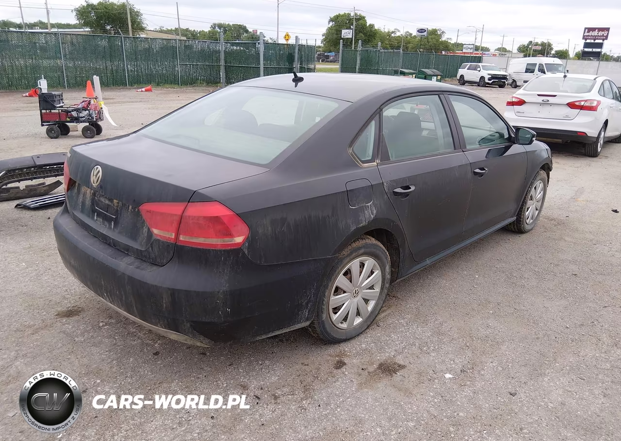 2013 Volkswagen Passat 2.5L S VIN:1VWAH7A35DC033446 - 4